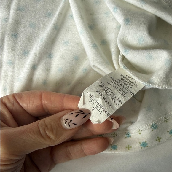 Scott White and Blue Floral Blouse - Picture 4 of 4